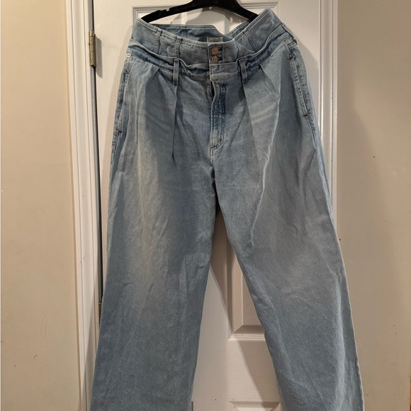 Citizens Of Humanity Denim - Citizens Of Humanity Pale Blue Boyfriend Pleated Wide-Leg Jeans